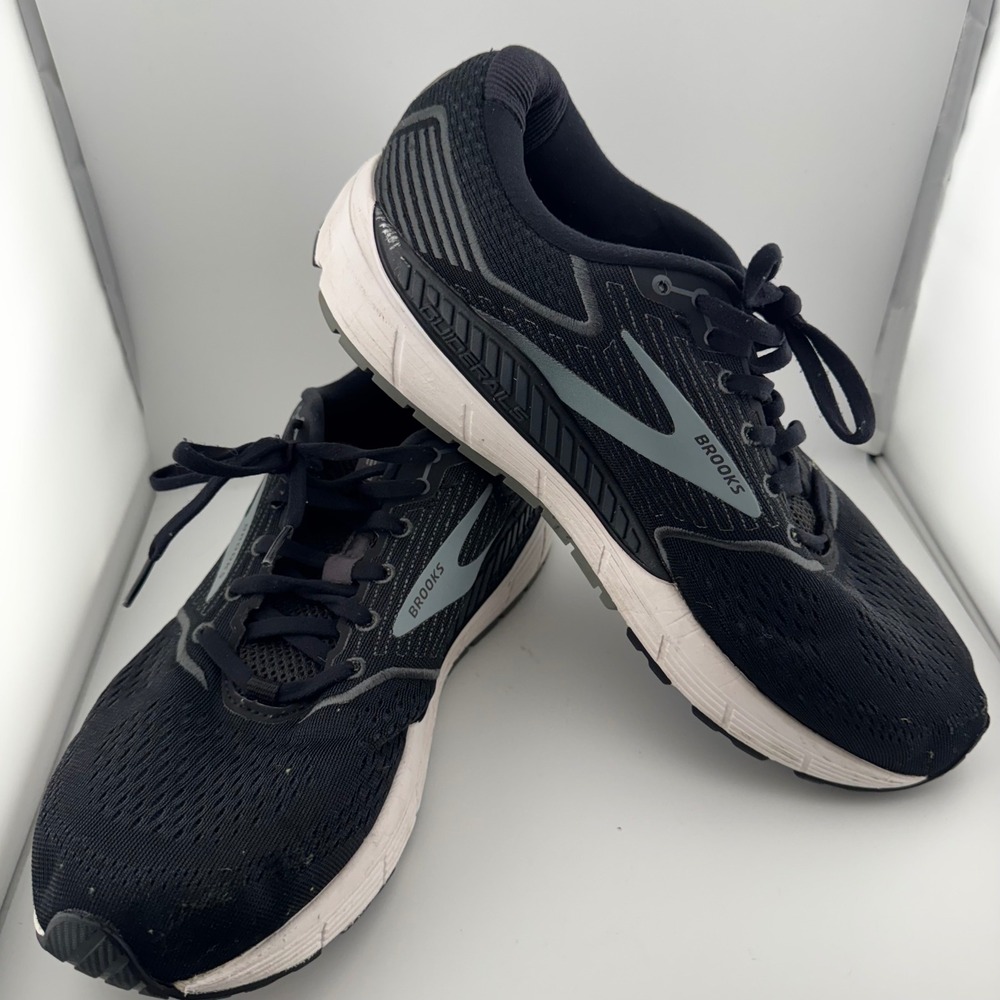 Brooks Beast 20 Running Shoes Mens 11 Black Grey 1103271D051 Stability Sneakers